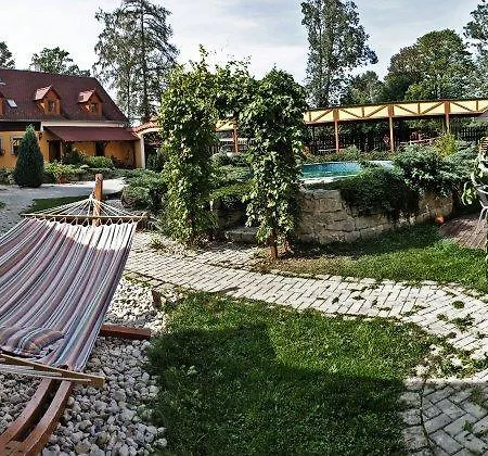 Hrazdeny Statek Mýtinka