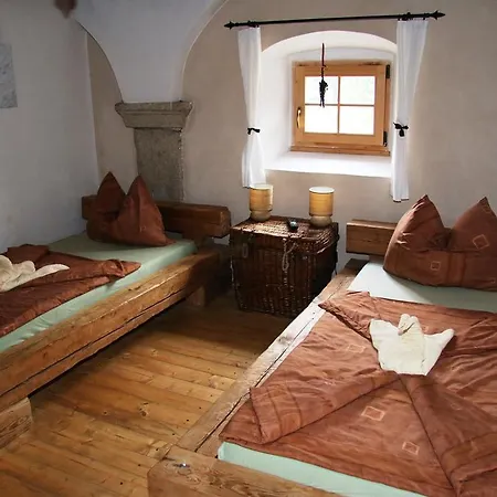 Hrazdeny Statek Country house