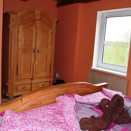 Hrazdeny Statek Country house